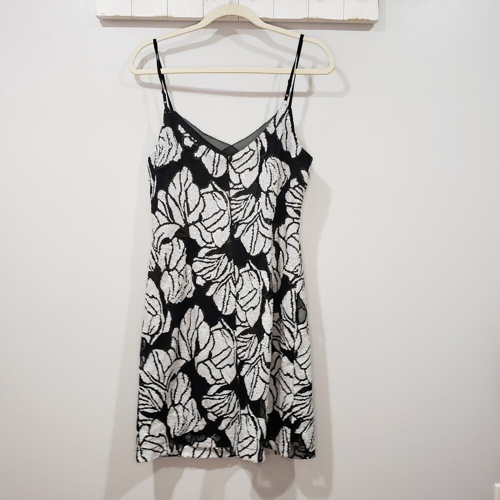 WHBM Black White Sequin Floral Dress Size 4 NWT